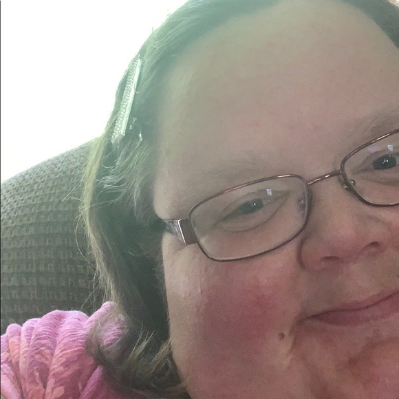 Meet your Posher, Jennifer - Picture 1 of 1